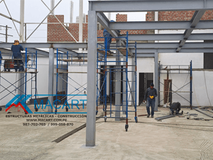 Diseño de mezanine con estructura metálica para un almacén en Lima